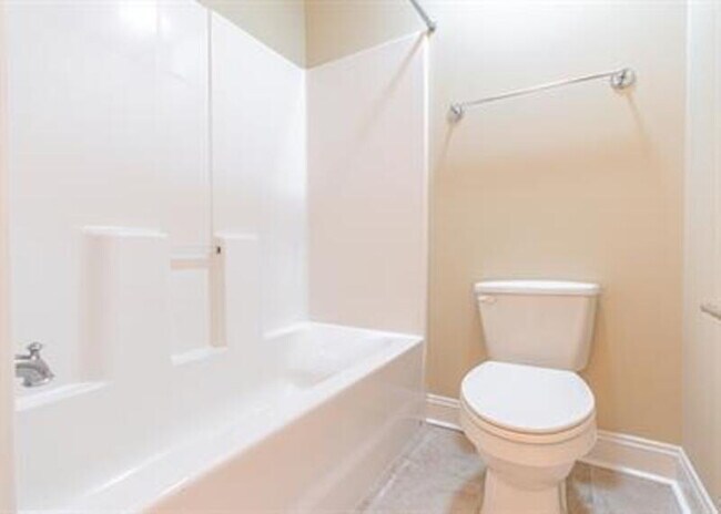 Building Photo - 90 Cypress Cir