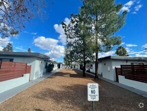Building Photo - 2130 N Forgeus Ave