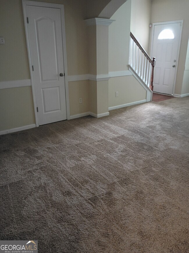 Building Photo - 8580 Thomas Rd