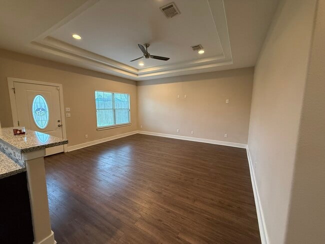 Building Photo - 6125 Rollins St