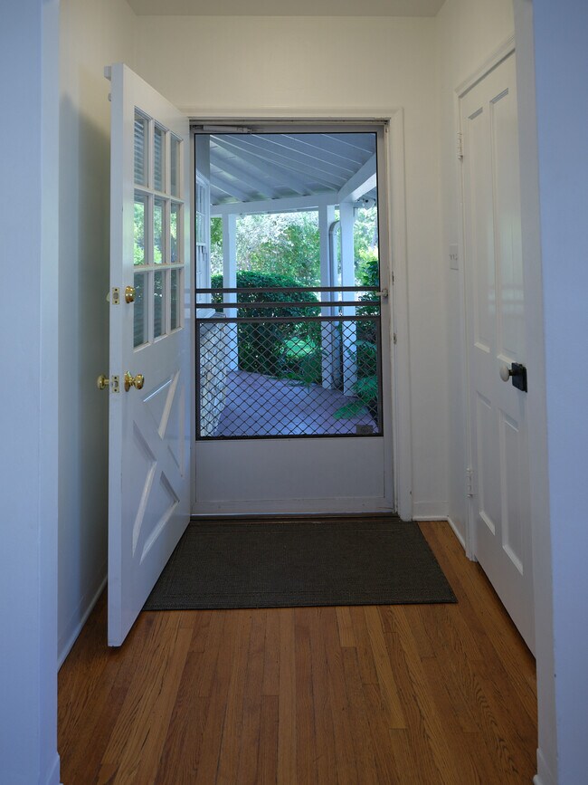 Building Photo - 12724 Valley Spring Ln