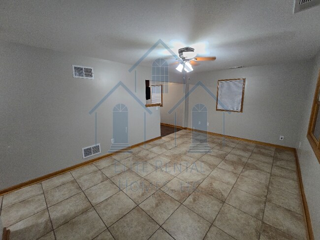 Foto del edificio - 7537 Birch Ave