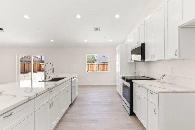 Foto del edificio - 21417 Reed Pl