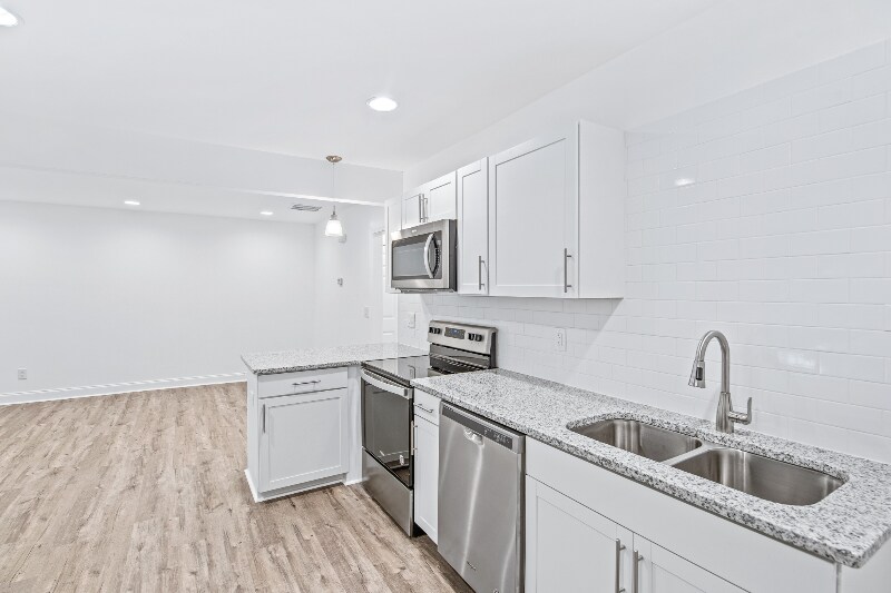 Primary Photo - 1391 Epworth St SW