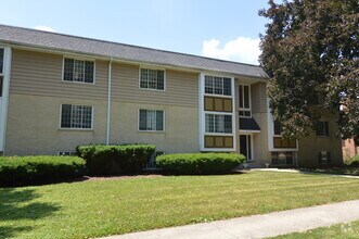 Building Photo - 370 S Eastern Ave