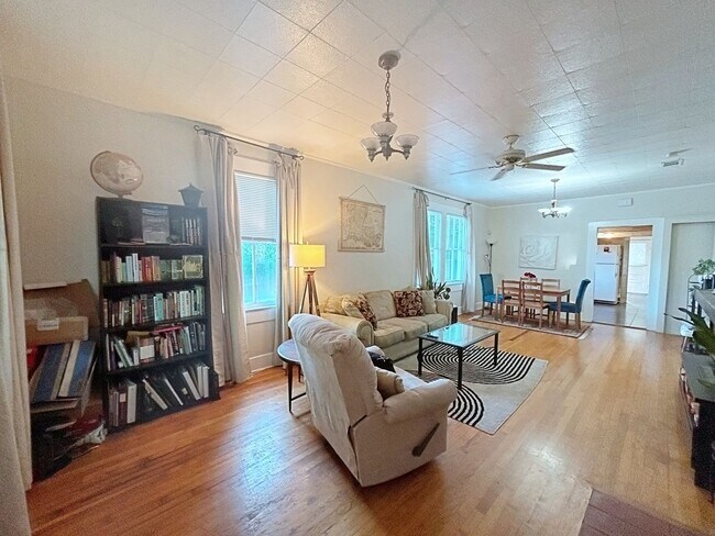 Building Photo - 3 Bedroom House in Capital Heights