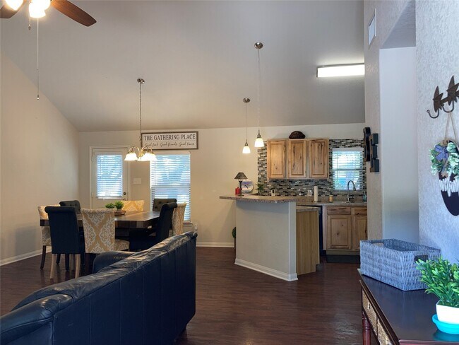 Building Photo - 149 Morris Ln