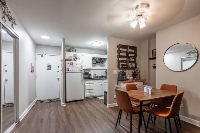 Foto del edificio - 607 W Wrightwood Ave