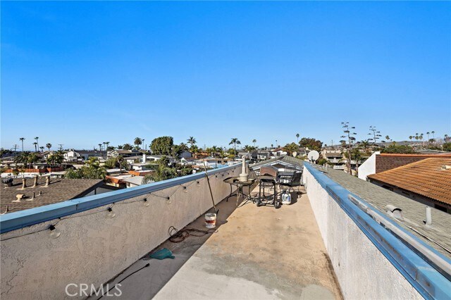 Foto del edificio - 229 W Escalones