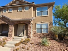 Building Photo - 3155 S Hidden Valley Dr