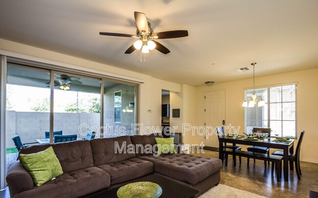 Foto del edificio - 9249 W Meadow Dr