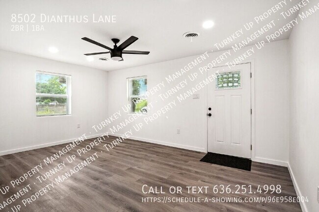 Foto del edificio - 8502 Dianthus Ln