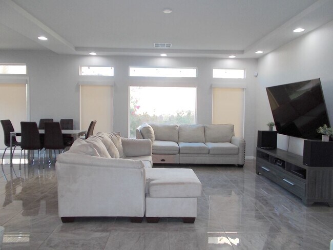 Foto del edificio - 9691 Monarch Grove St