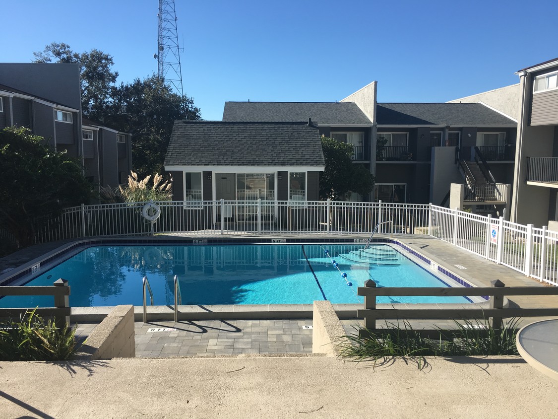 Primary Photo - The Lofts at Lake Ella