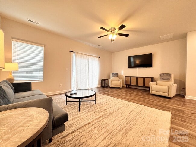 Foto del edificio - 4513 Millennium Ave