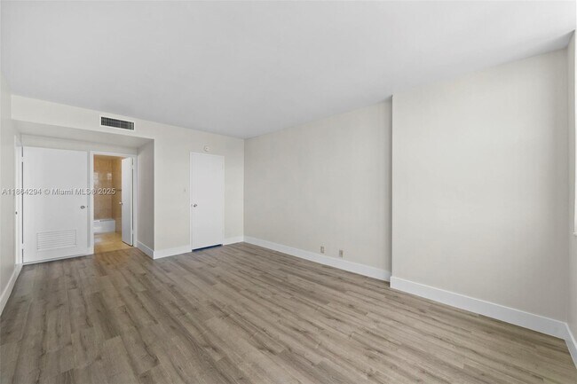 Foto del edificio - 3301 NE 5th Ave