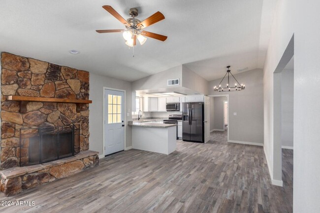 Foto del edificio - 3 Bed, 3 Bath Mesa home