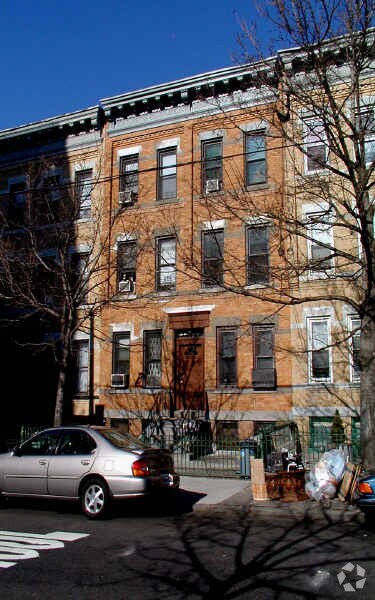 Primary Photo - 1719 Bleecker St