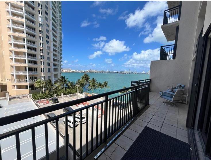 Primary Photo - 540 Brickell Key Dr