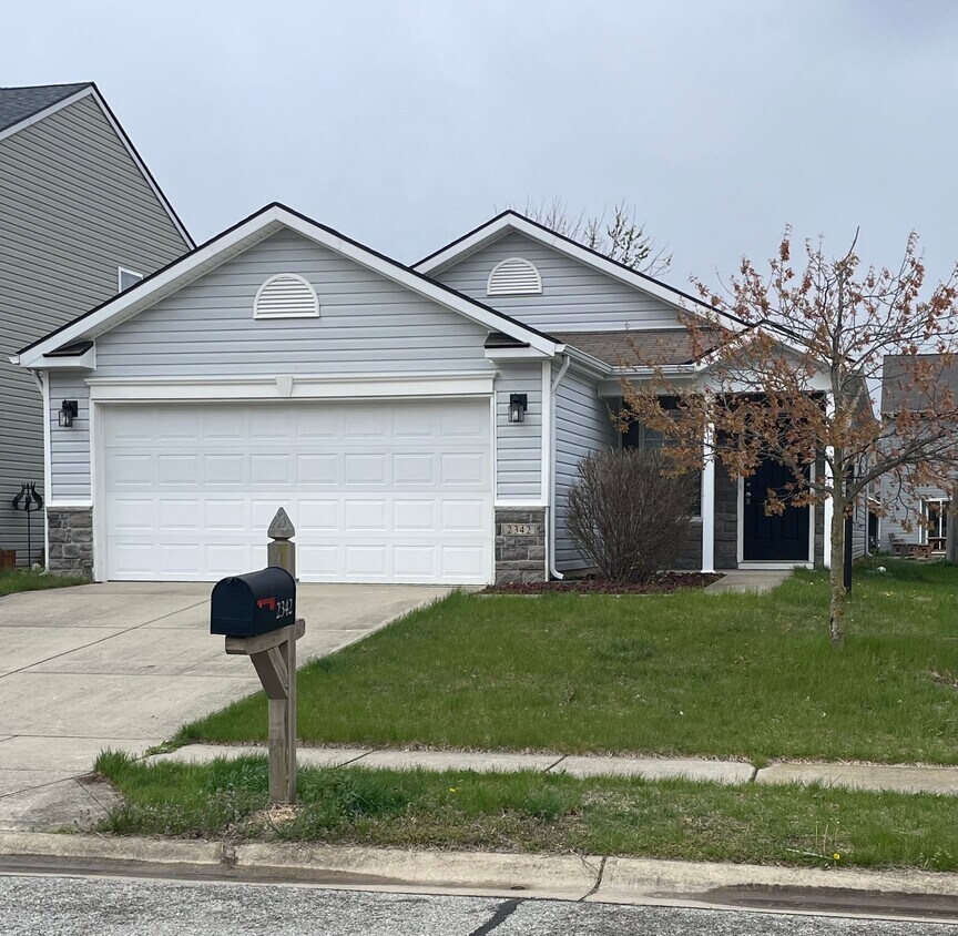 2342 Middle View Dr, Columbus, IN 47201 House Rental in Columbus, IN
