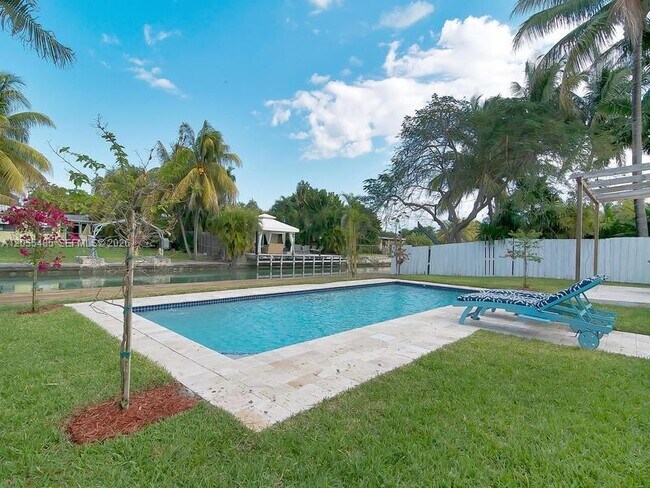 Building Photo - 1365 Daytonia Rd