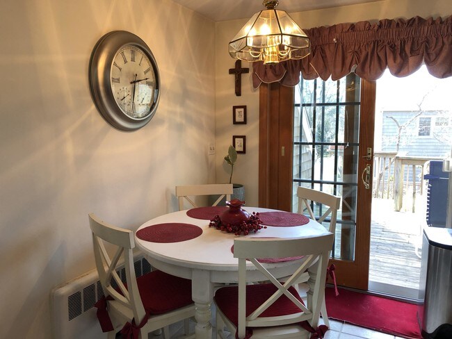 Foto del edificio - 219 Hollow Tree Ridge Rd