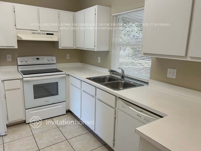 Foto del edificio - 521 SW 23rd Terrace