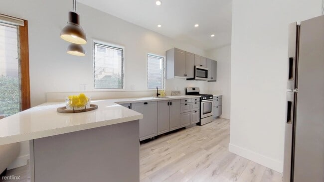 Foto del edificio - 1 br, 1 bath House - 243 N Swall Dr Privat...