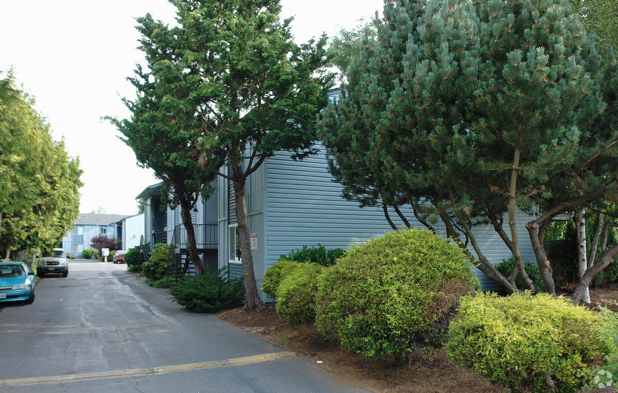 Primary Photo - Hideaway Court
