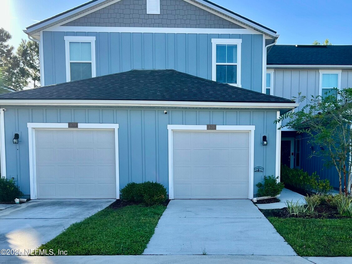 Foto principal - 875 Capitol Pkwy