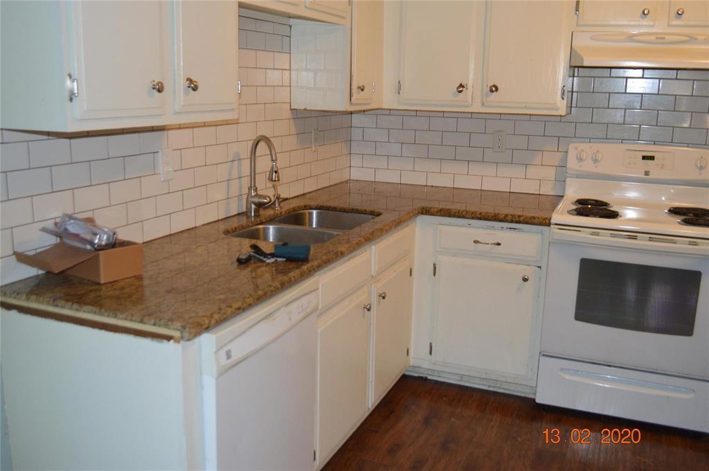 Primary Photo - 608 N Plantation Dr