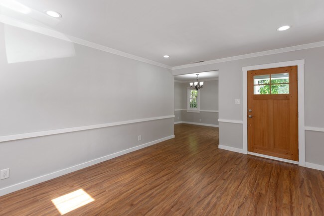 Foto del edificio - 10624 Bloomfield St