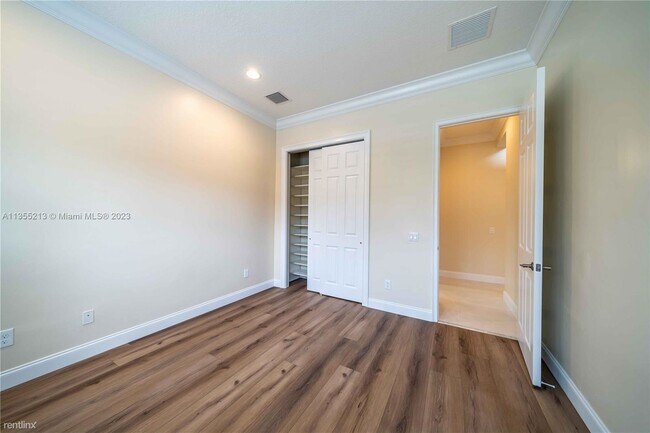 Building Photo - 3 br, 3 bath House - 16818 Bridge Crossing...