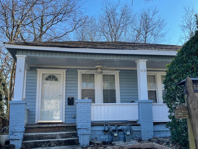 Building Photo - 928 Martin St SE
