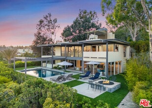 Building Photo - 9892 Beverly Grove Dr