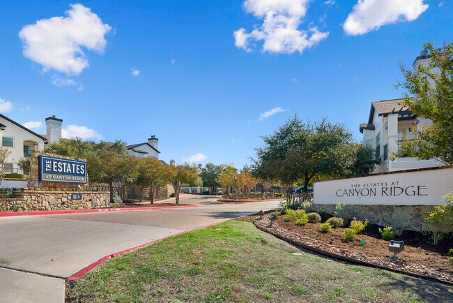 Foto del edificio - Estates at Canyon Ridge