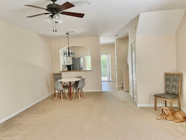 Foto del edificio - 15927 Fishhawk Creek Ln