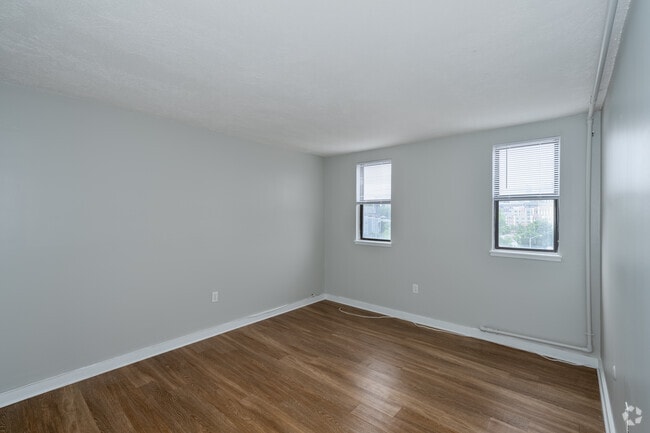 2BR, 2BA - 976SF - Primary Bedroom - Charles Landing