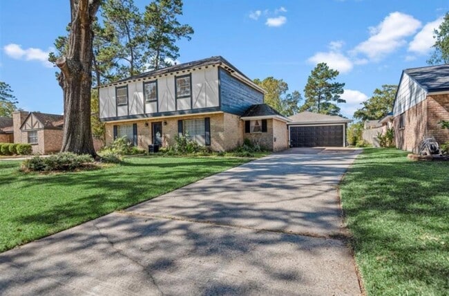 Building Photo - 20211 Salzburg Ln