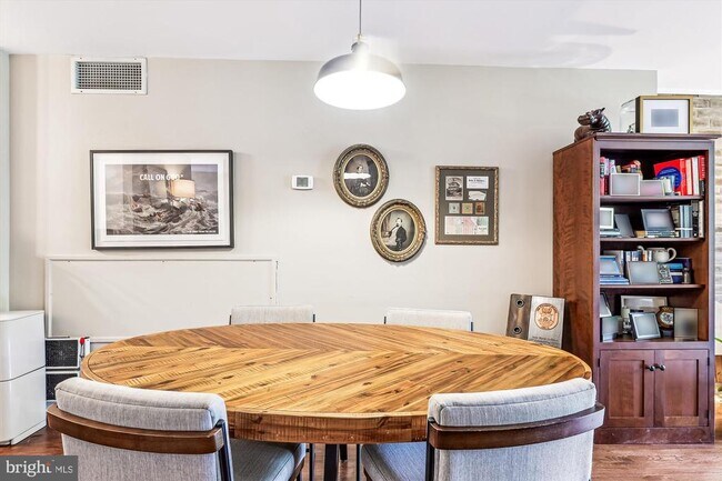 Building Photo - 335 N St SW