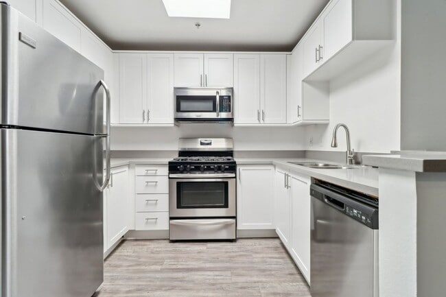 Interior Photo - 1223 Federal Ave