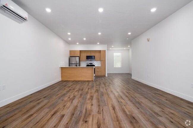 2BR, 2.5BA - 1,495SF - Dining Room - Park Place Townhomes