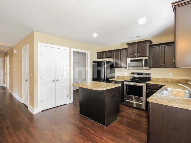 Building Photo - 9092 Arden Rd NE