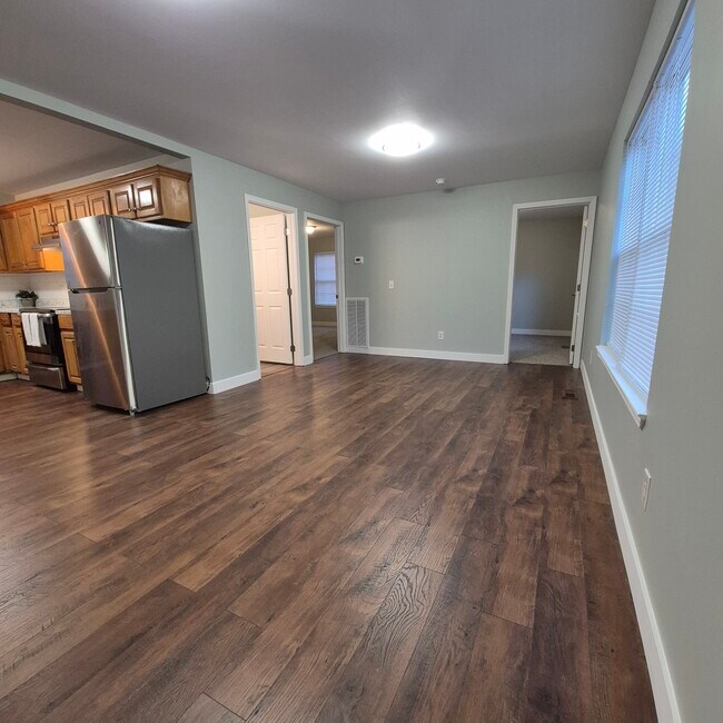 Foto del edificio - 25 Lyles Rd