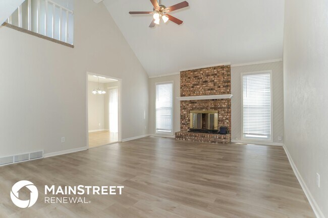 Building Photo - 14513 Laquinta Dr