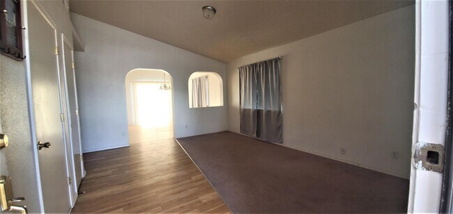 Foto del edificio - 3400 Tierra Cromo Rd