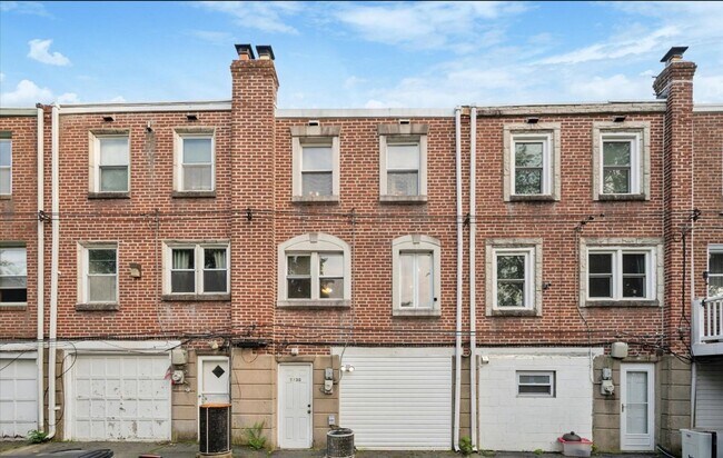 Foto del edificio - Charming 3-bedroom, 2-bathroom Townhome - ...