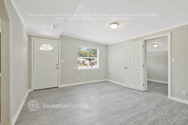 Foto del edificio - 1761 Merivale Rd S