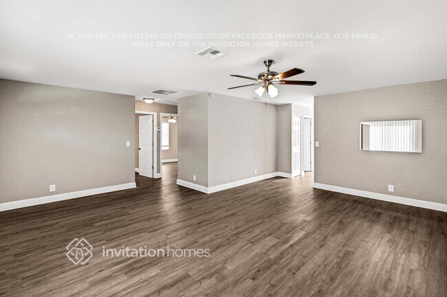 Foto del edificio - 7273 Willow Spring Cir N