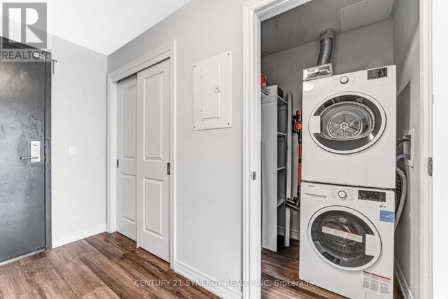 Building Photo - 1350 Hemlock Rd